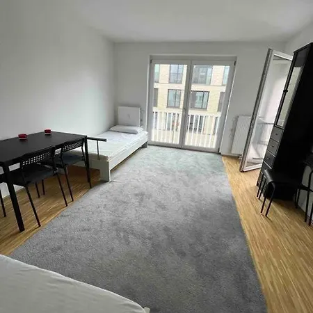 55 M2 Apt, Free Parking On Street, 2 Supermarkets 아파트 *